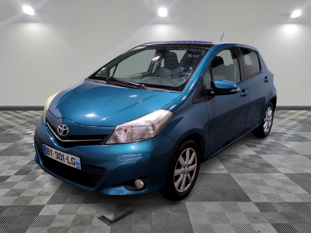 TOYOTA | YARIS