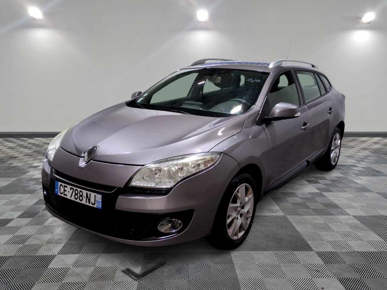 RENAULT | MEGANE III ESTATE BUSINESS RENAULT | MEGANE III ESTATE BUSINESS