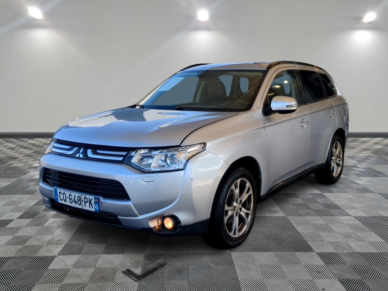 MITSUBISHI | OUTLANDER