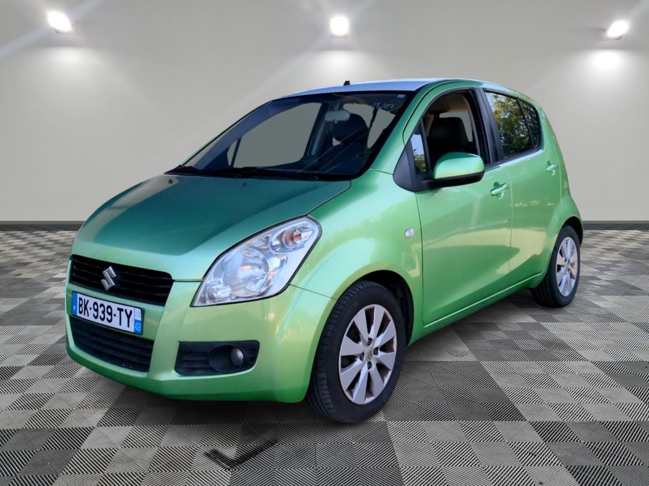 SUZUKI | SPLASH