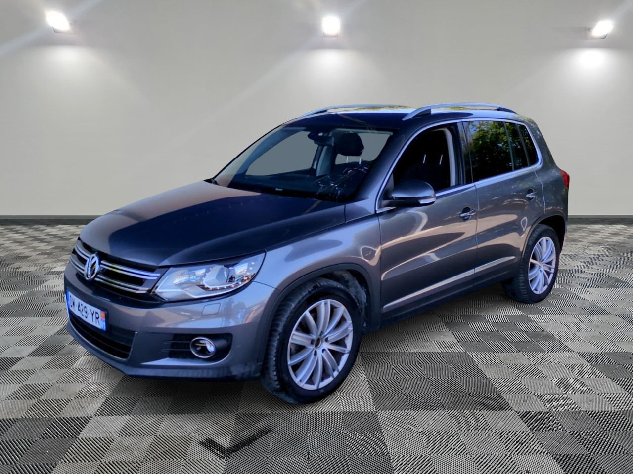 VOLKSWAGEN | TIGUAN