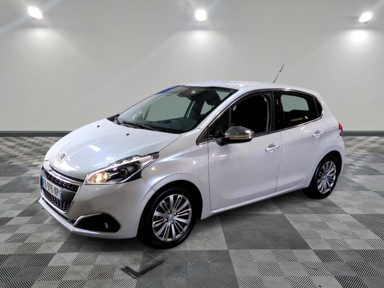 PEUGEOT | 208