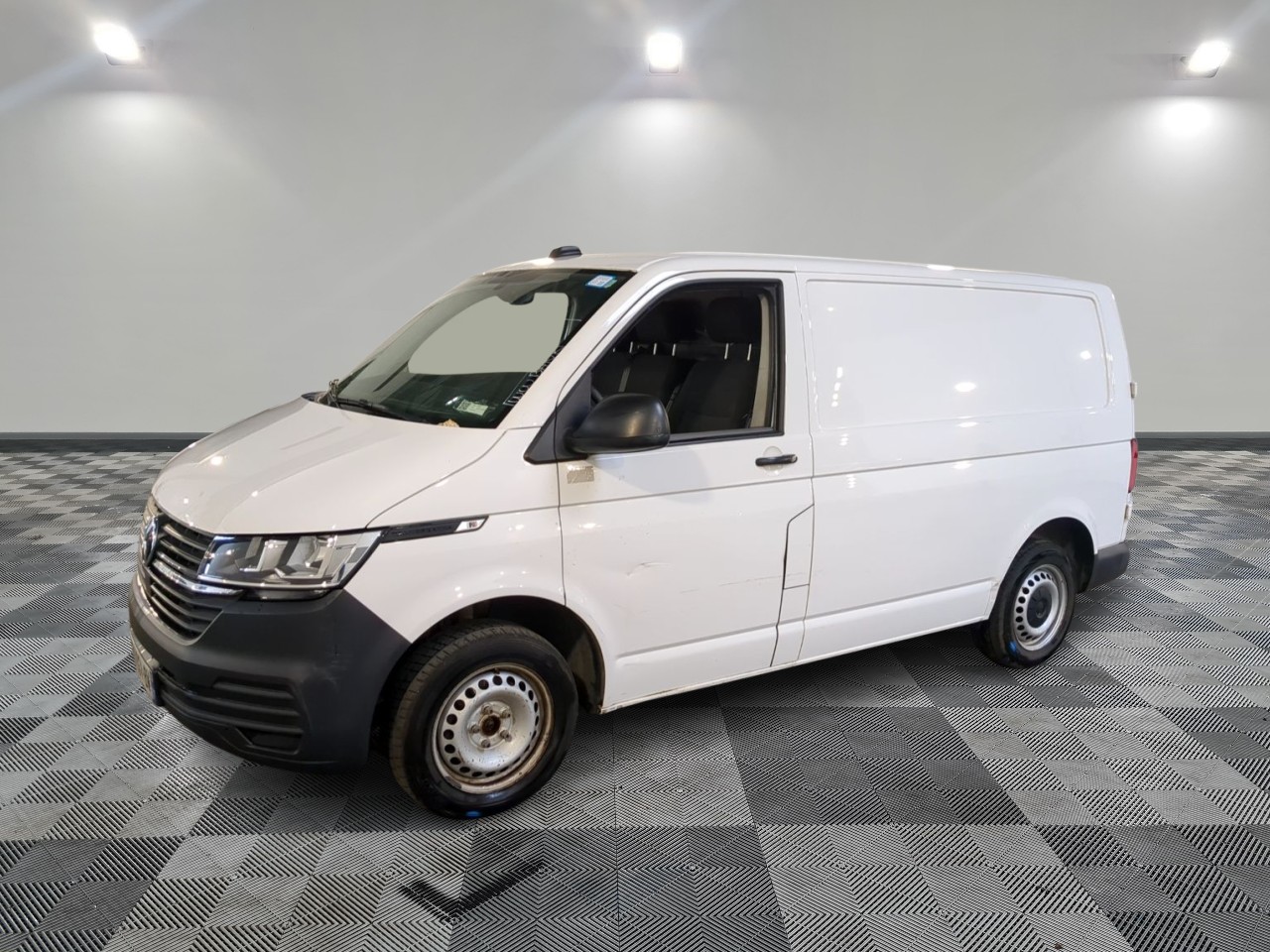 VOLKSWAGEN | TRANSPORTER 6.1 VAN
