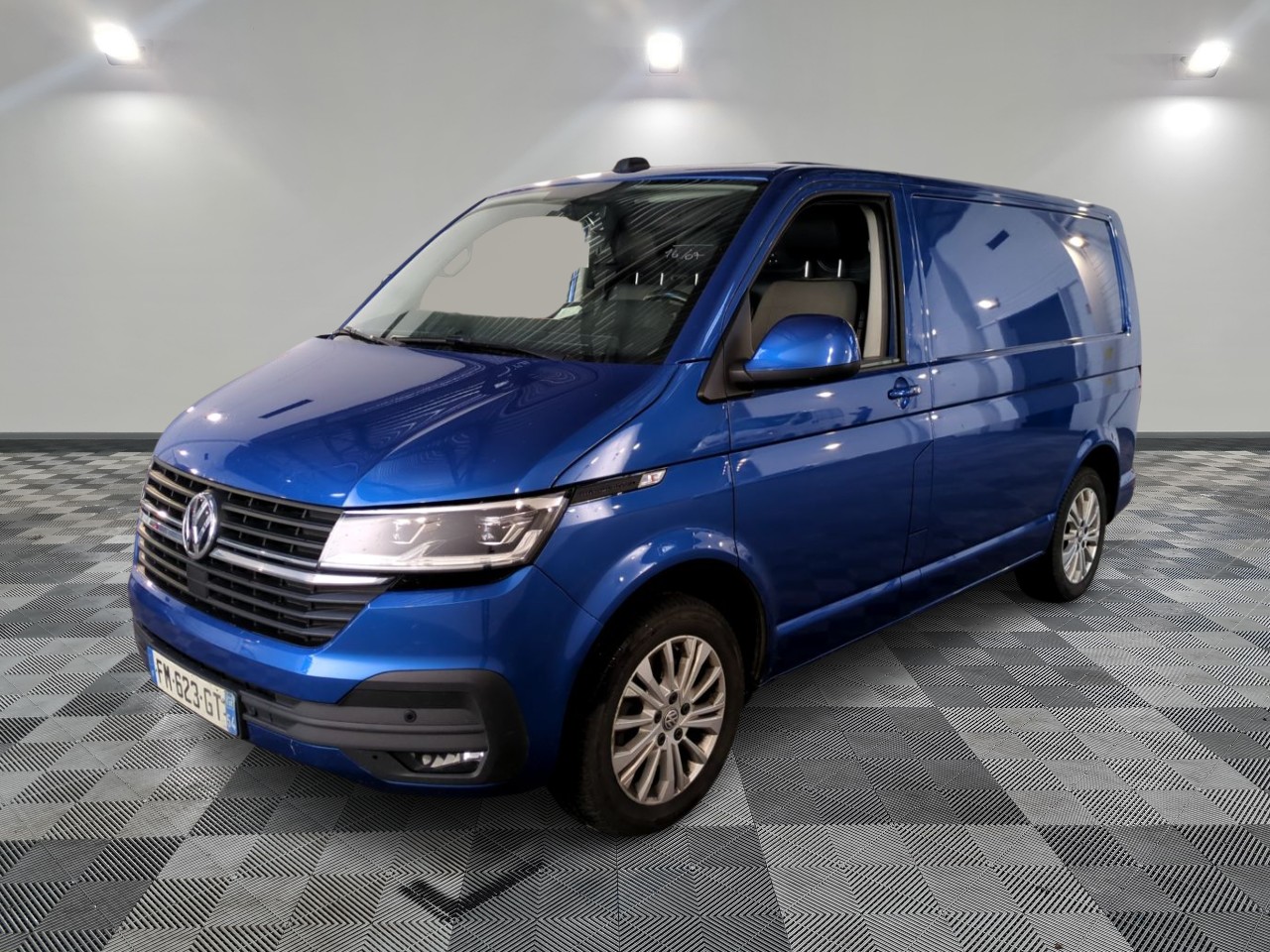 VOLKSWAGEN | TRANSPORTER 6.1 VAN