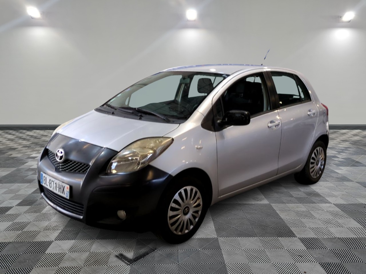 TOYOTA | YARIS