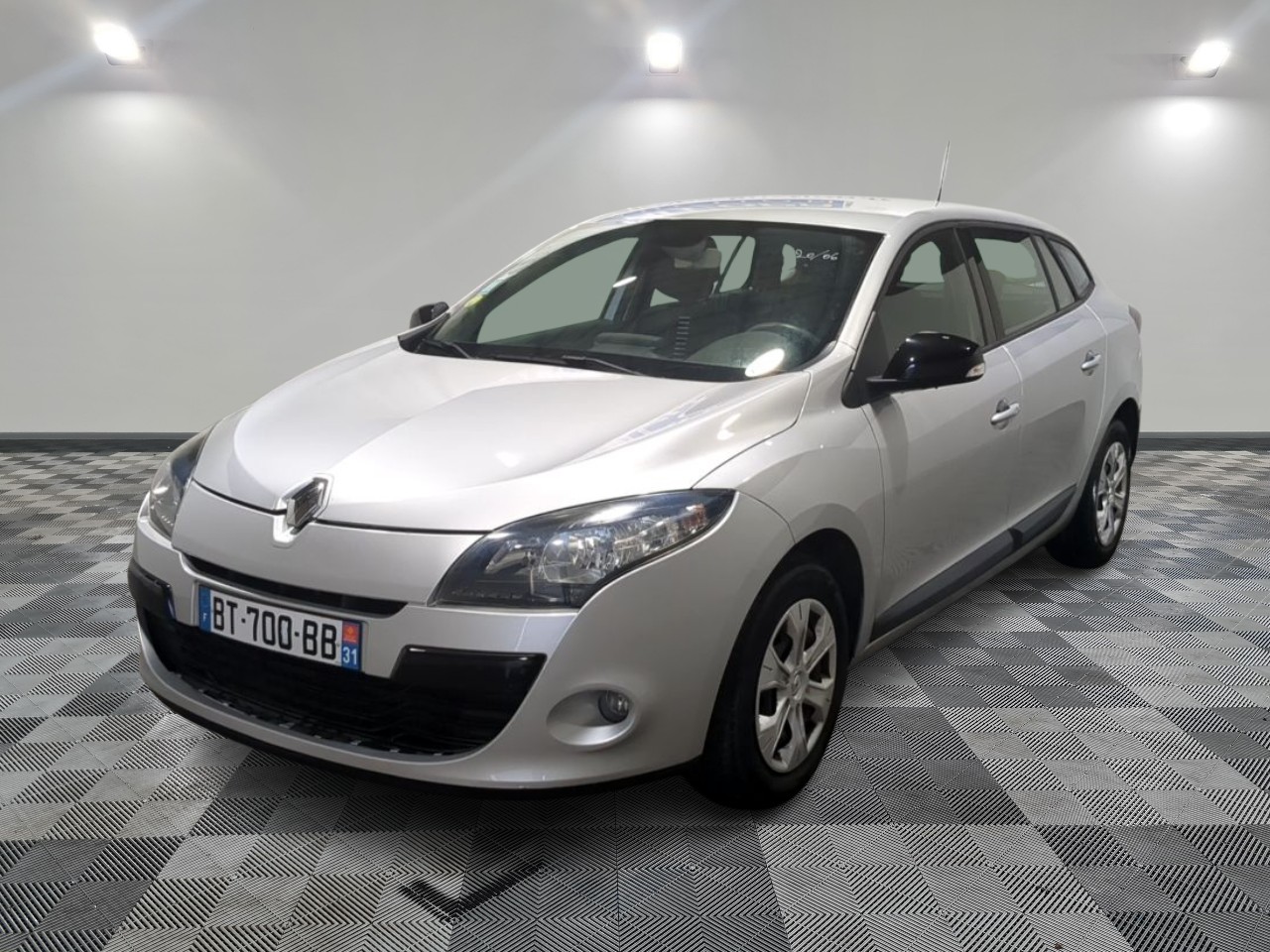 RENAULT | MEGANE III ESTATE BUSINESS RENAULT | MEGANE III ESTATE BUSINESS