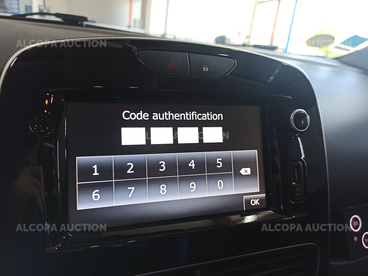 RENAULT CLIO IV BUSINESS CLIO AUTO ECOLE DCI 90 E6C BUSINESS Rennes