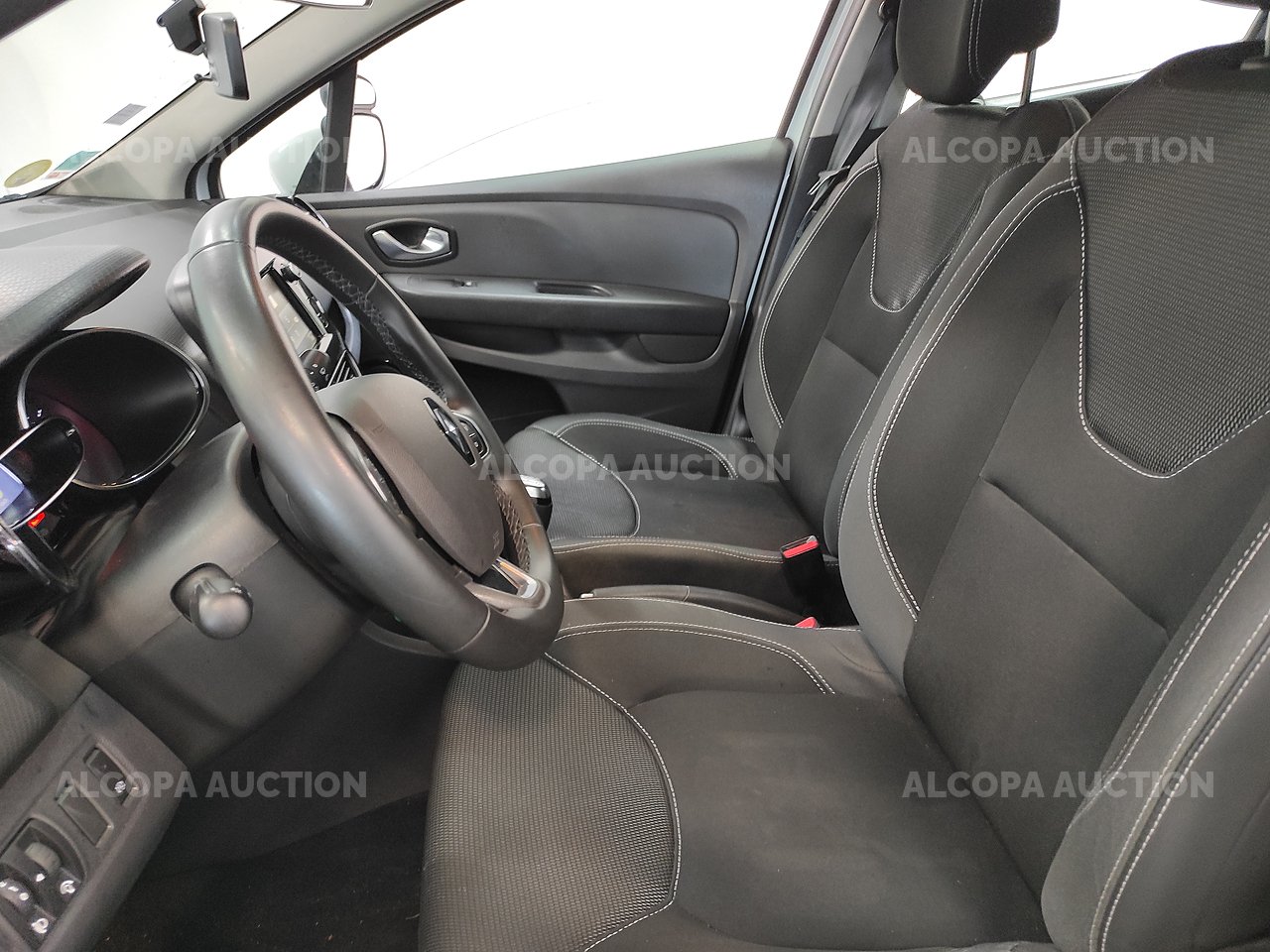 RENAULT CLIO IV BUSINESS CLIO AUTO ECOLE DCI 90 E6C BUSINESS Rennes