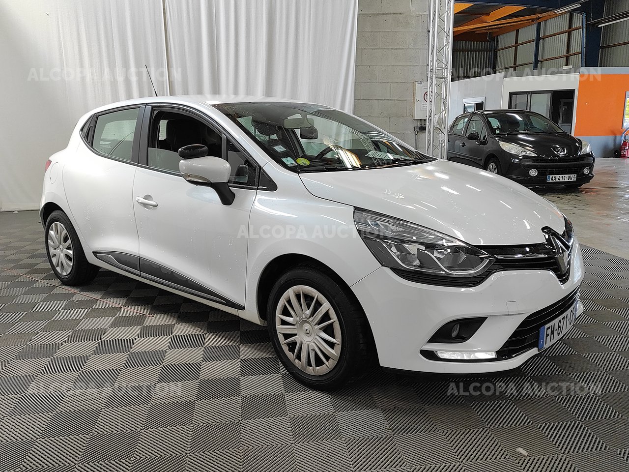 RENAULT CLIO IV BUSINESS CLIO AUTO ECOLE DCI 90 E6C BUSINESS Rennes